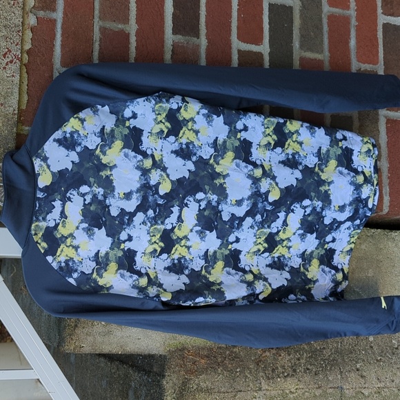 Slazenger 1/4 zip golf shirt medium - Picture 4 of 7